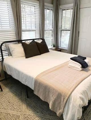 Spacious 4Br Retreat In The Heart Of Lafayette Exterior foto